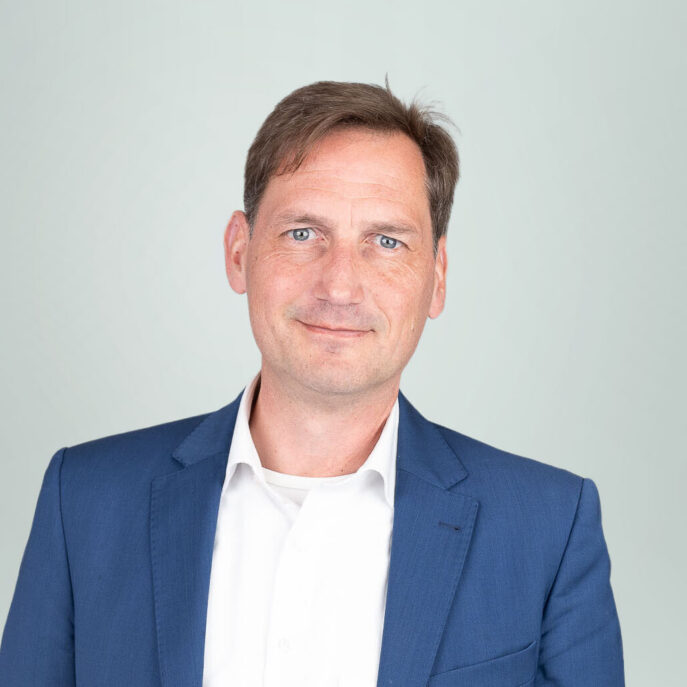 mr. A.A.C. (Bram) Bloemers